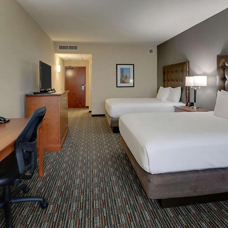 Drury Inn & Suites Charlotte Arrowood Buitenkant foto