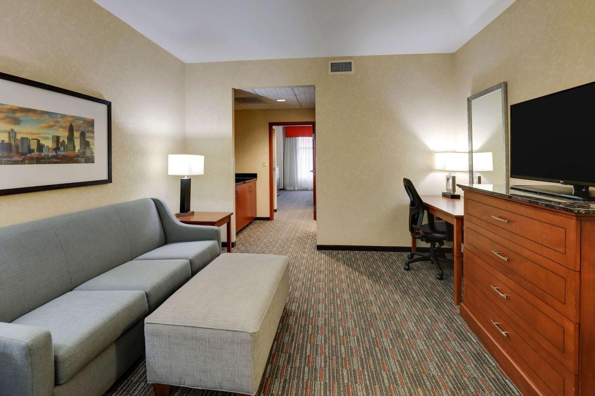 Drury Inn & Suites Charlotte Arrowood Buitenkant foto