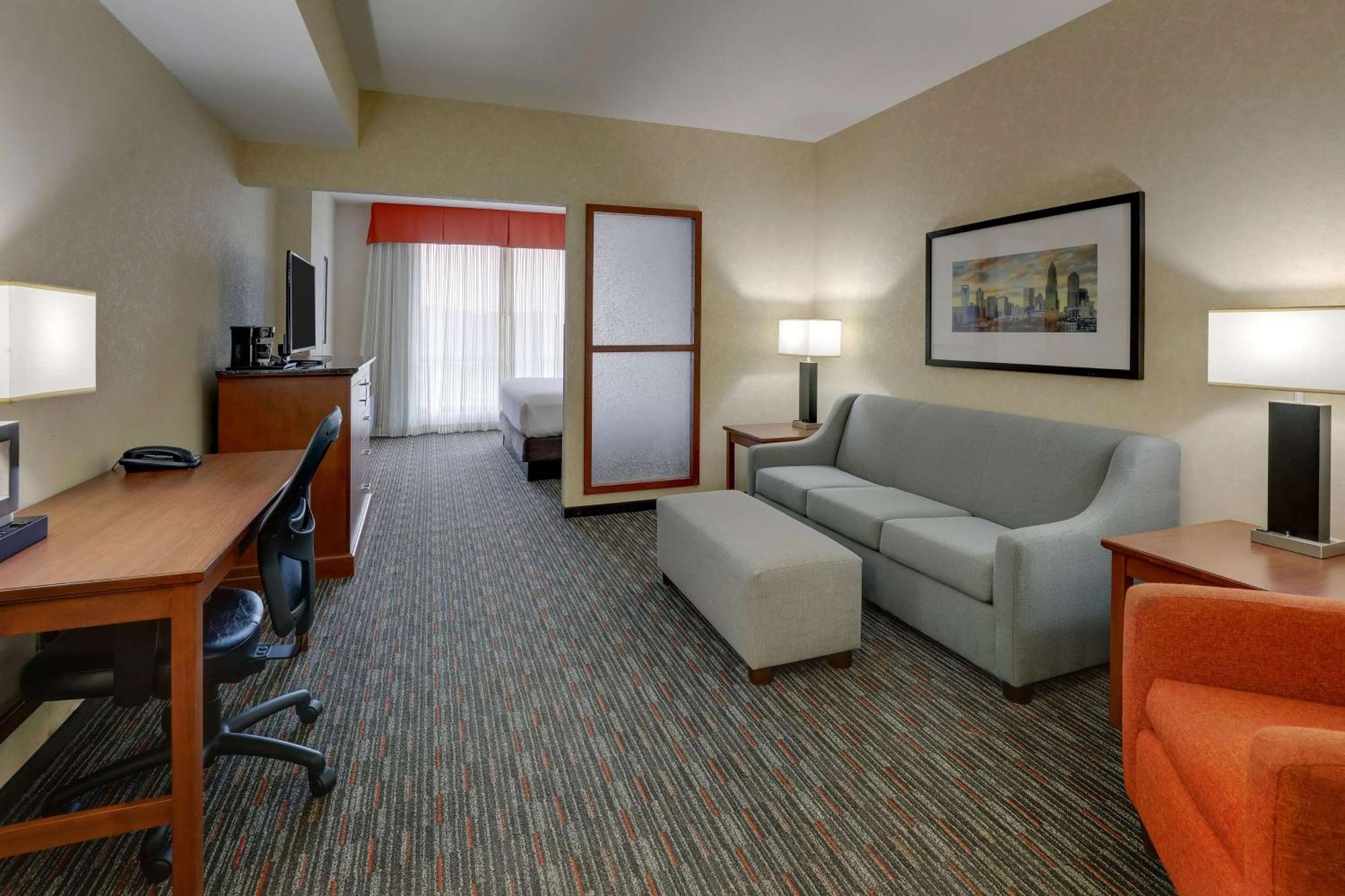 Drury Inn & Suites Charlotte Arrowood Buitenkant foto