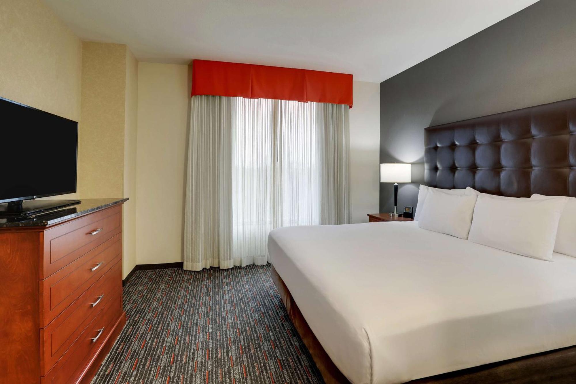Drury Inn & Suites Charlotte Arrowood Buitenkant foto