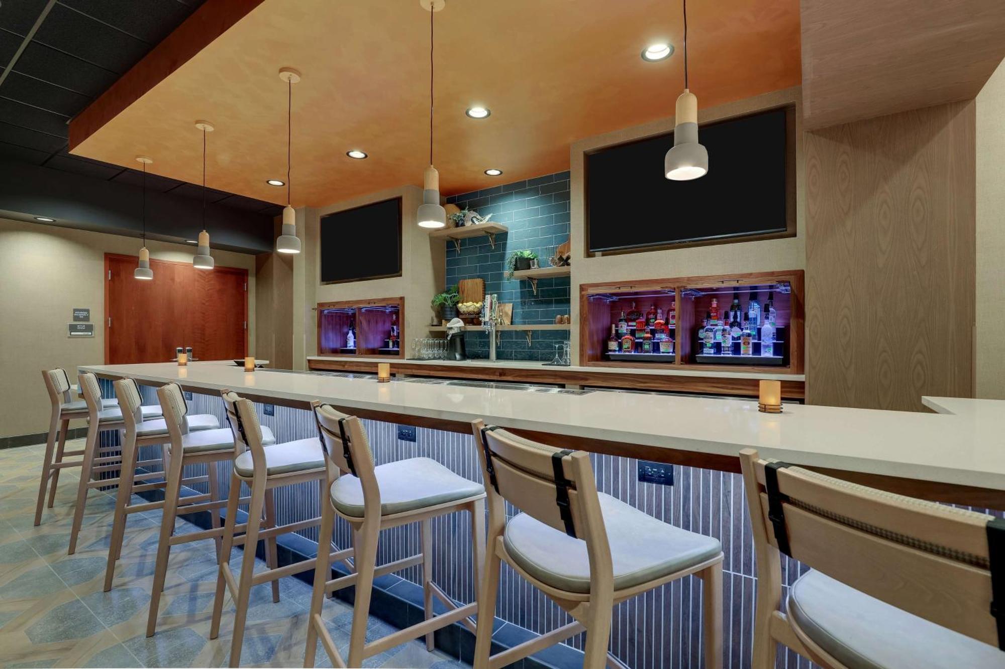 Drury Inn & Suites Charlotte Arrowood Buitenkant foto