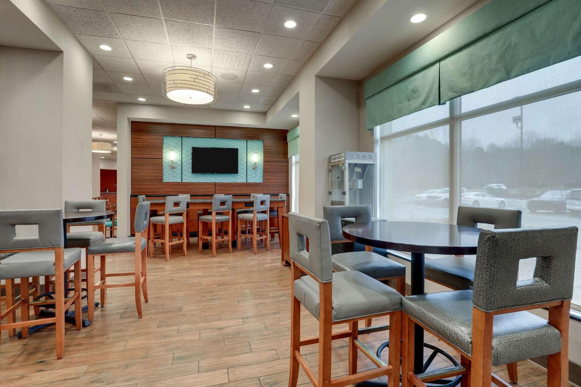 Drury Inn & Suites Charlotte Arrowood Buitenkant foto