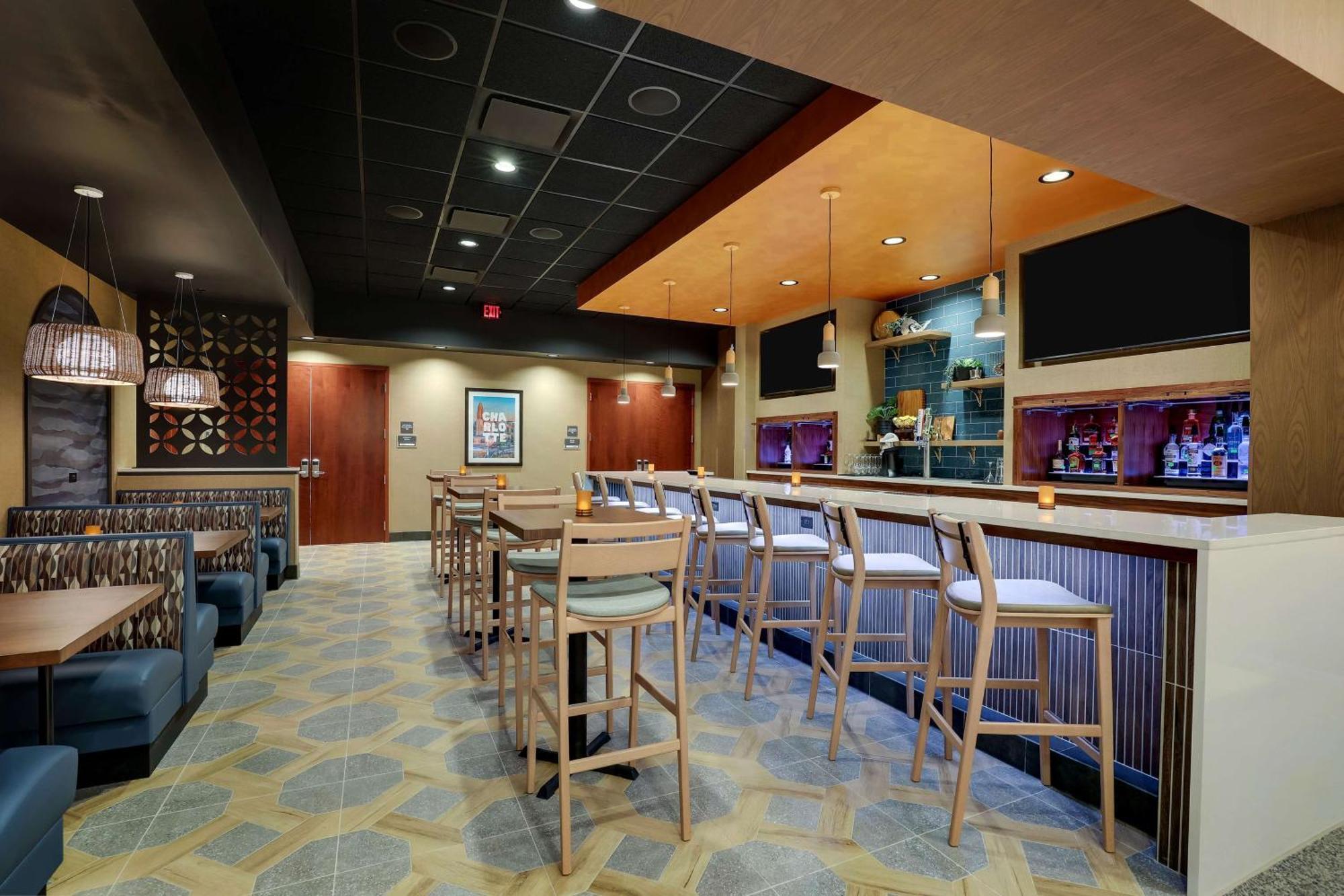 Drury Inn & Suites Charlotte Arrowood Buitenkant foto